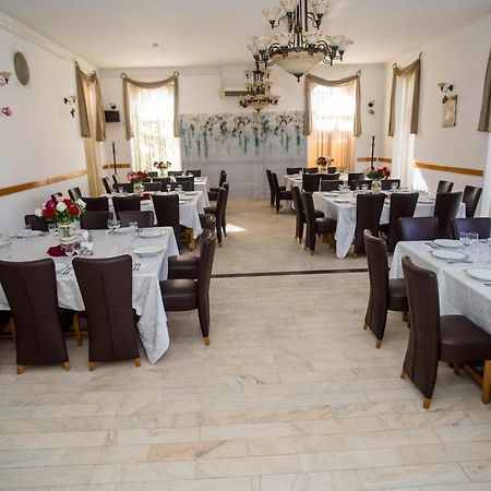 Hotel Marion Dumbraveni  Экстерьер фото