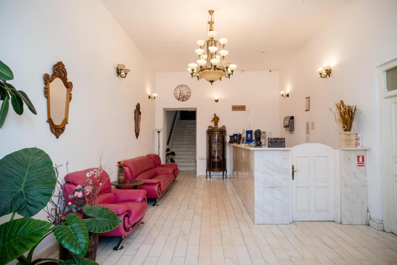 Hotel Marion Dumbraveni  Экстерьер фото