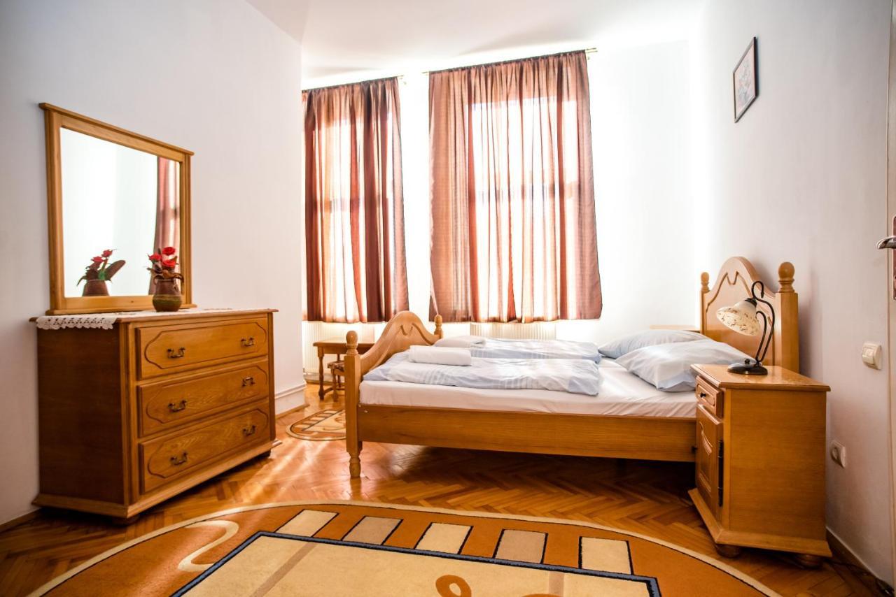 Hotel Marion Dumbraveni  Экстерьер фото