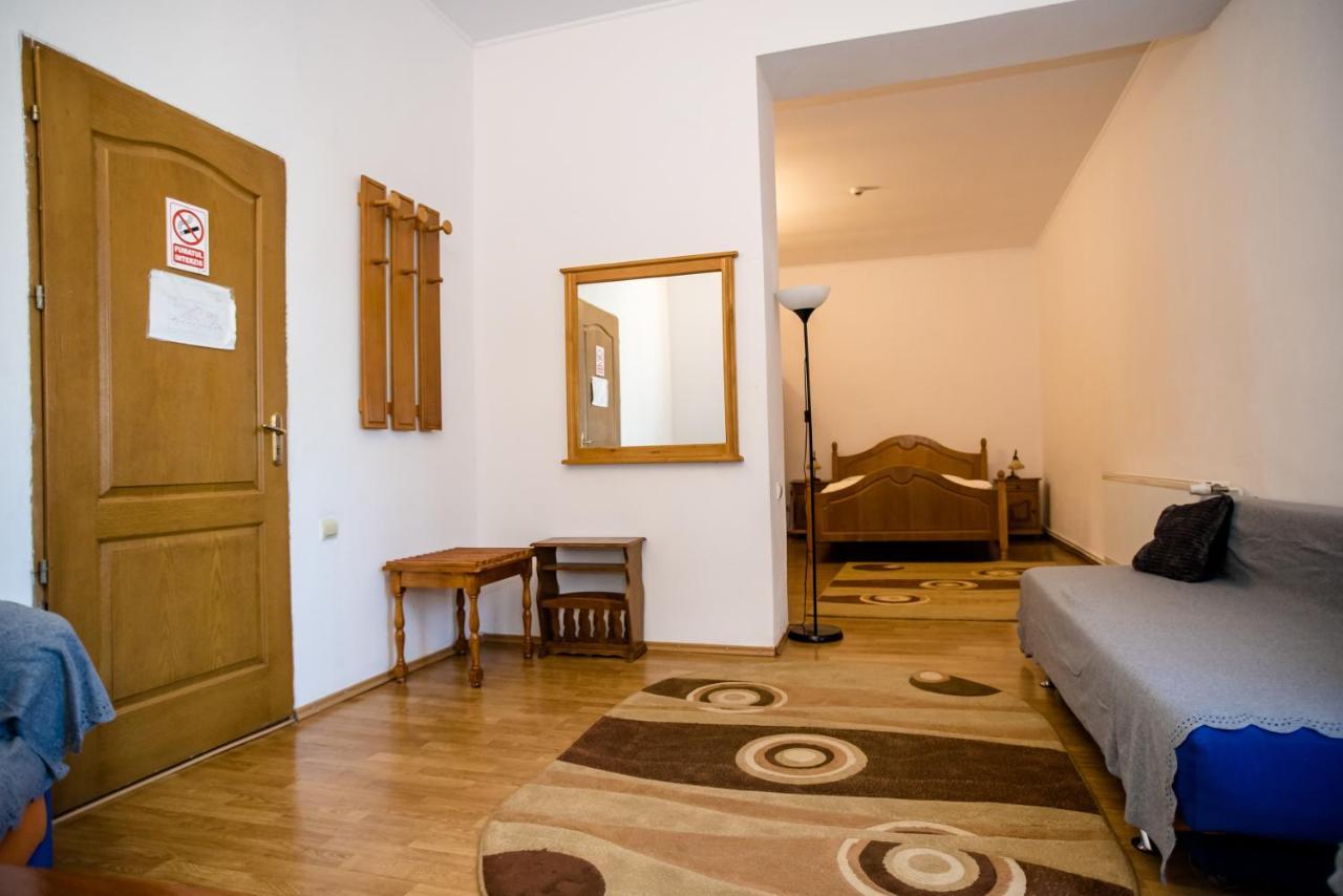 Hotel Marion Dumbraveni  Экстерьер фото