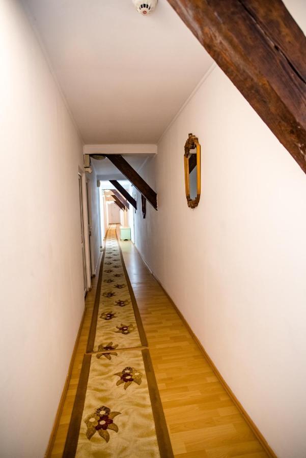 Hotel Marion Dumbraveni  Экстерьер фото