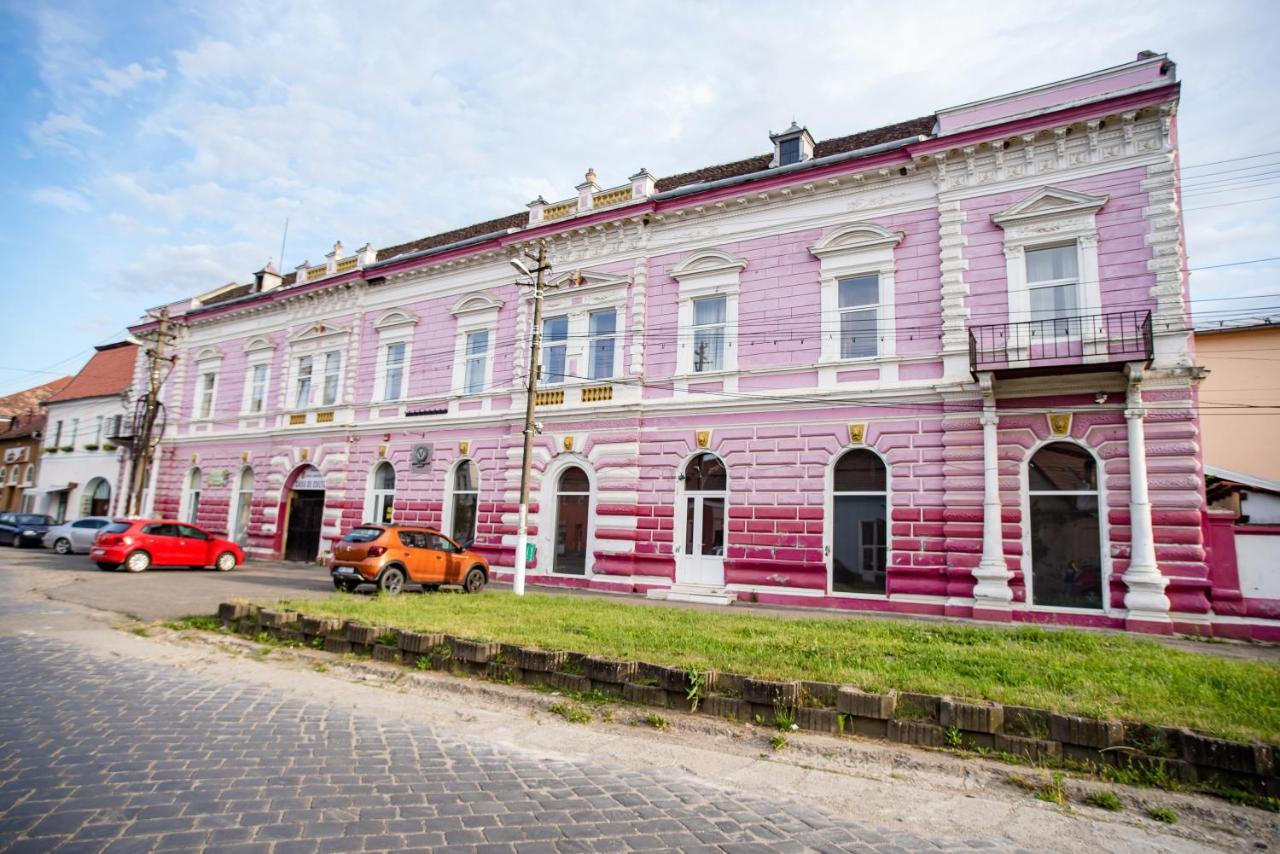 Hotel Marion Dumbraveni  Экстерьер фото